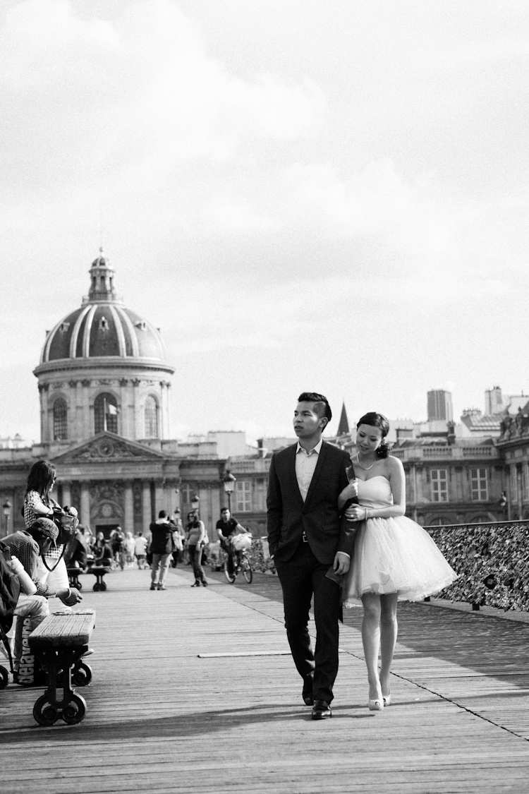 Chinese couple from Sydney in Paris