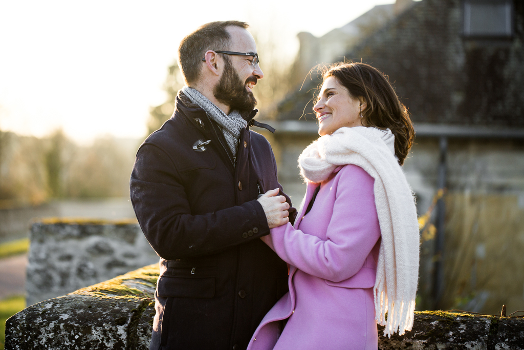 Mariage au Château de la Tour de Chantilly - photos de couple à senlis dans l'Oise