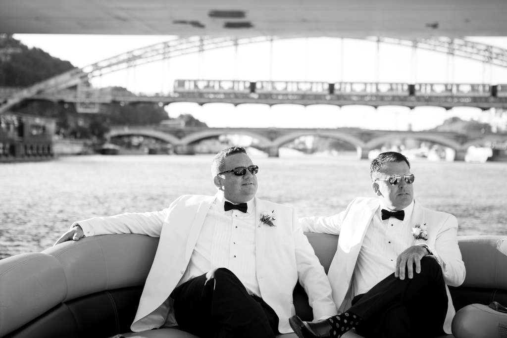 Mariage à Paris sur la Seine - same sex elopement wedding in paris france