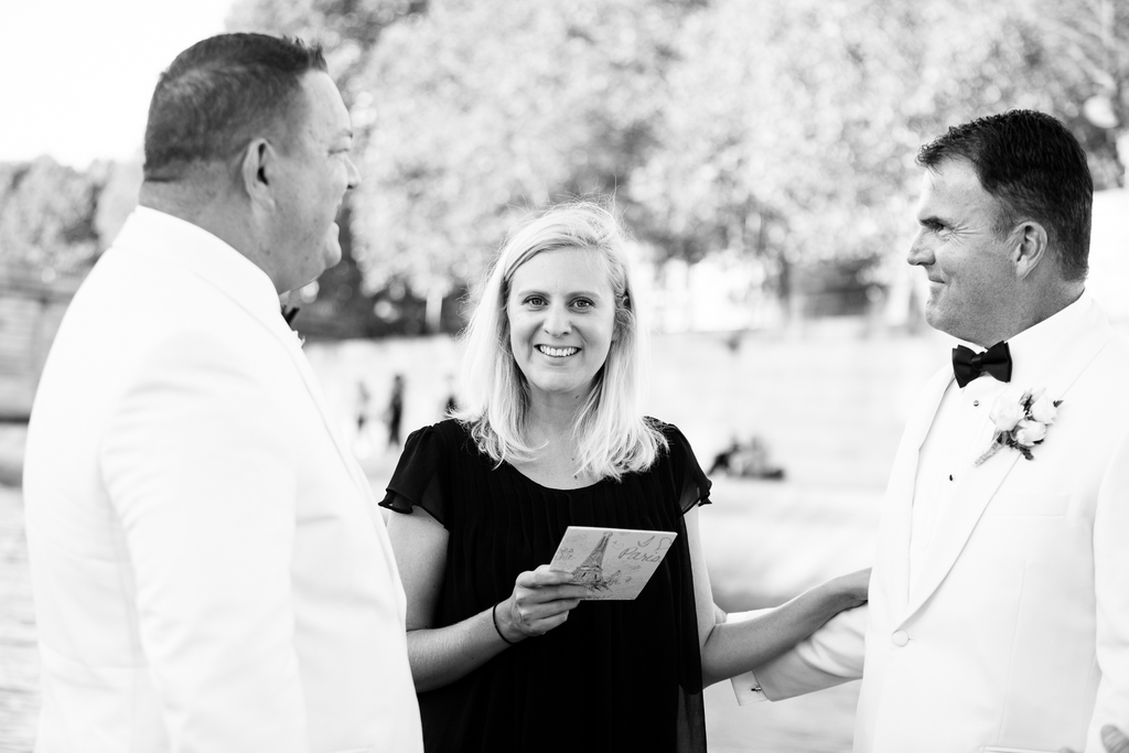 Mariage à Paris sur la Seine - same sex elopement wedding in paris france