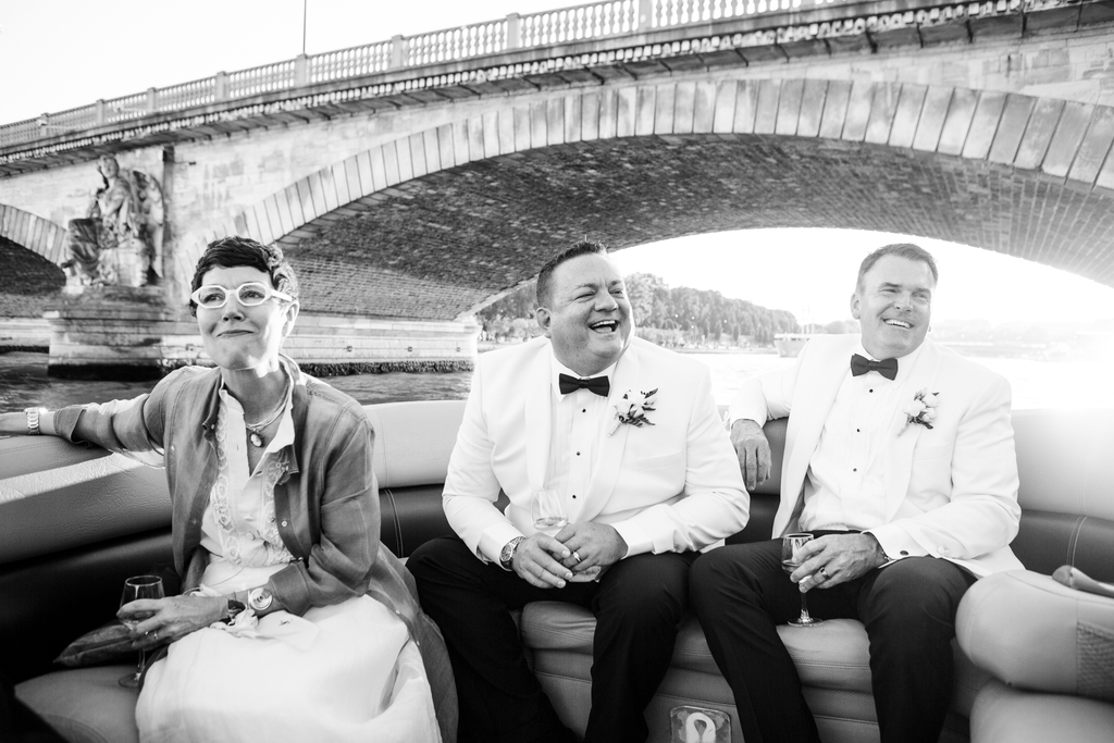 Mariage à Paris sur la Seine - same sex elopement wedding in paris france