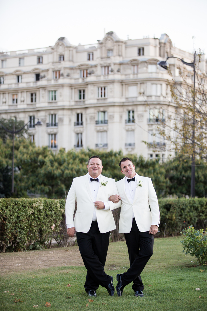 Mariage à Paris sur la Seine - same sex elopement wedding in paris france